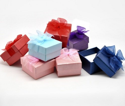 Подарочная коробочка. Размер 48 x 48 x 30 мм. 