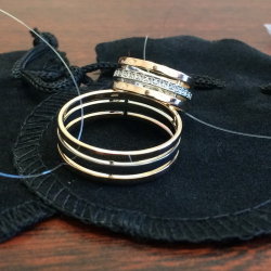 Двухцветные обручальные кольца по индивидуальному эскизу